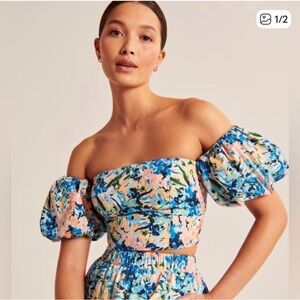 Abercrombie & Fitch Blue and Pink Floral Crop Top
